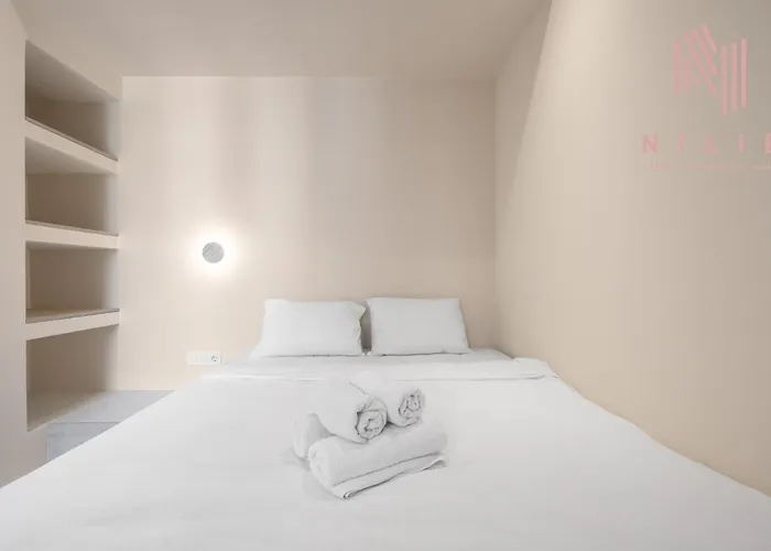 Phedra Studios, Nilie Hospitality Mgmt Апартаменты *