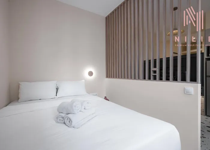 Phedra Studios, Nilie Hospitality Mgmt Апартаменты *