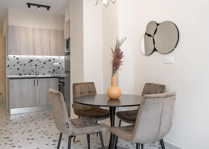 Phedra Studios, Nilie Hospitality Mgmt Салоники