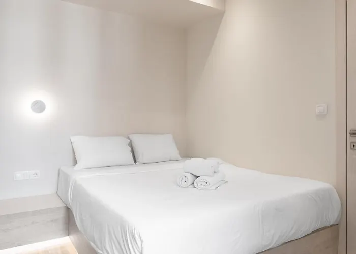 Phedra Studios, Nilie Hospitality Mgmt