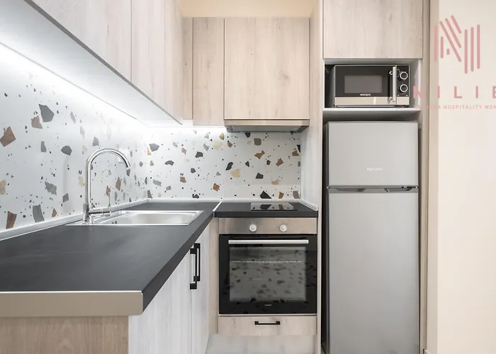 Phedra Studios, Nilie Hospitality Mgmt Апартаменты *