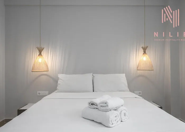 Phedra Studios, Nilie Hospitality Mgmt * Салоники