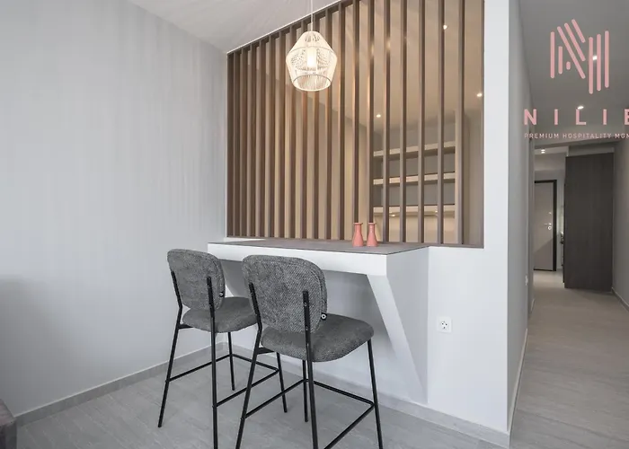 Phedra Studios, Nilie Hospitality Mgmt Апартаменты *