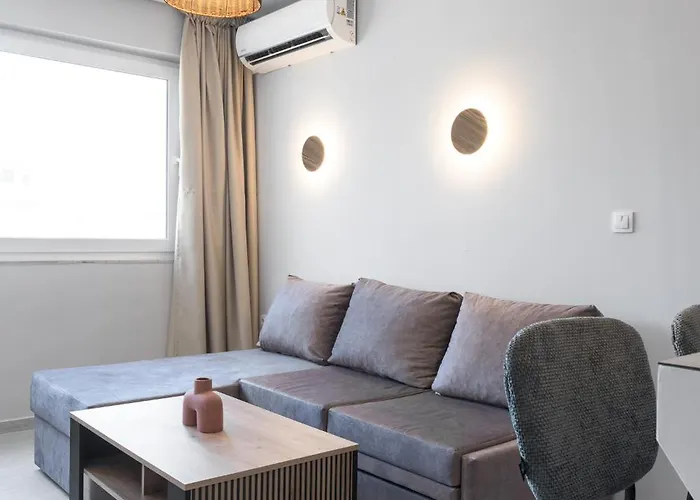 Phedra Studios, Nilie Hospitality Mgmt Апартаменты