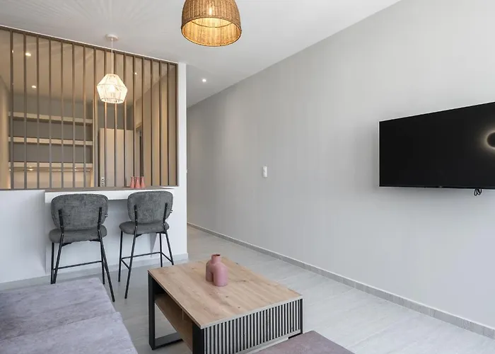 Phedra Studios, Nilie Hospitality Mgmt Апартаменты