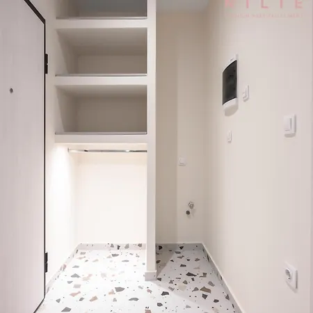 Phedra Studios, Nilie Hospitality Mgmt *